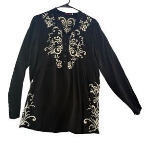 Johnny Was Black Long Sleeve Tunic with White Embroidery Womens Small